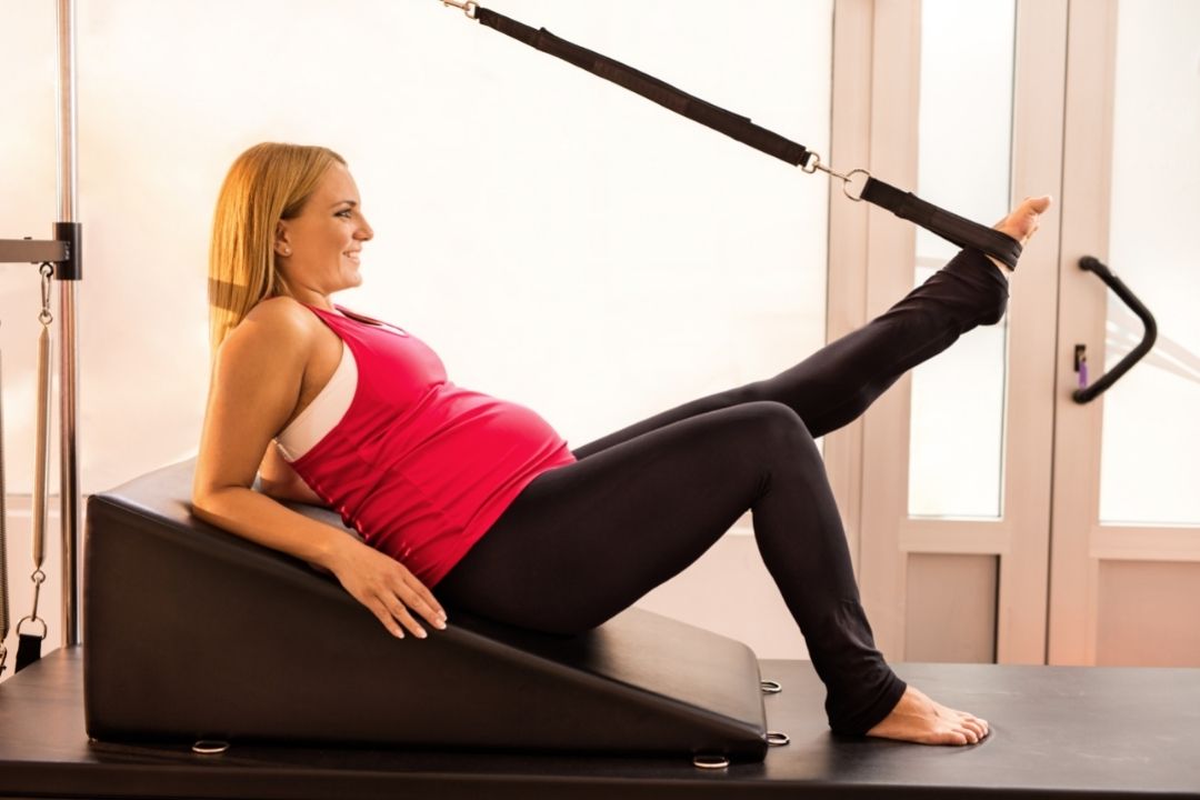 Camaragibe Agora - *Benefícios do Pilates para Gestantes* Os exercícios de  Pilates na gravidez podem ser realizado desde o primeiro trimestre, mas com  cuidado para não trazer qualquer problema para a mãe